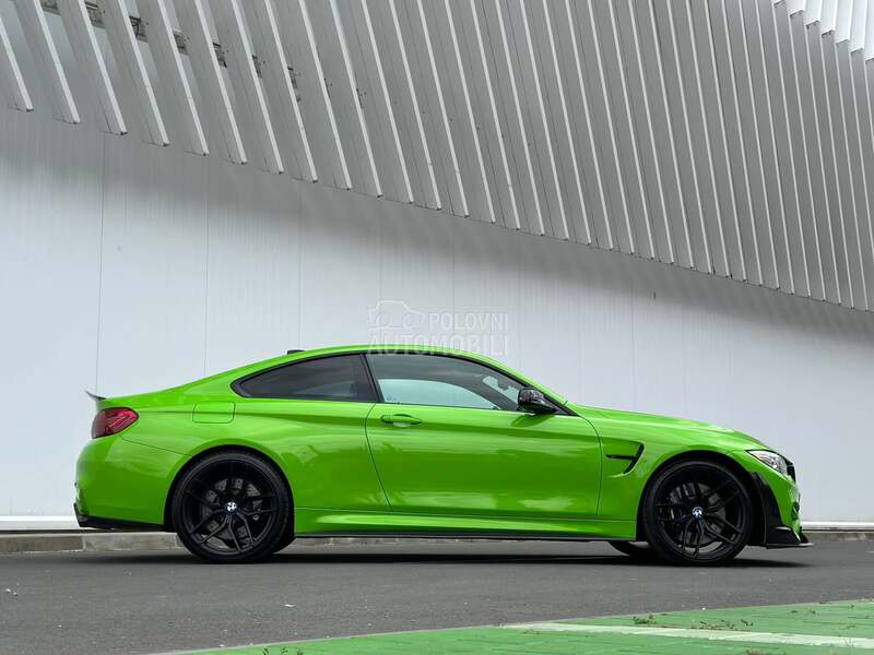 BMW M4 Verde Mantis
