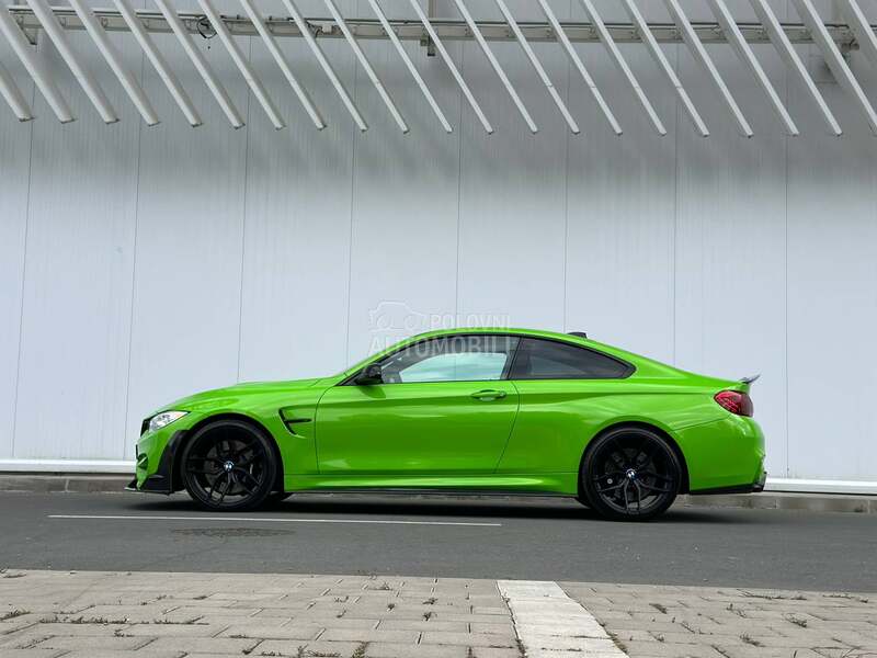 BMW M4 Verde Mantis