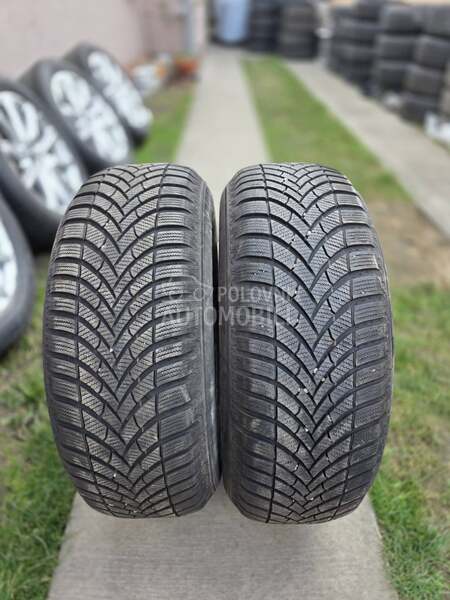 Semperit 235/65 R17 Zimska