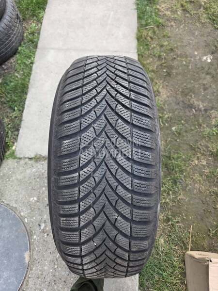 Semperit 235/65 R17 Zimska