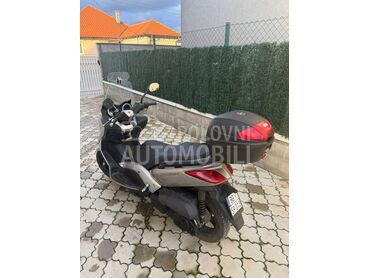 Yamaha X max 250