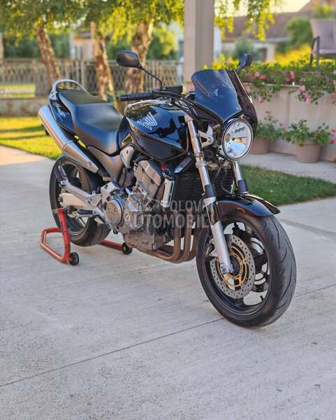 Honda Hornet 900