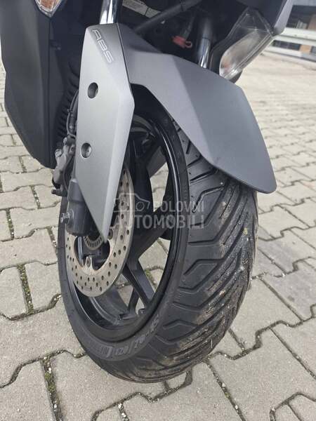Yamaha x max 300