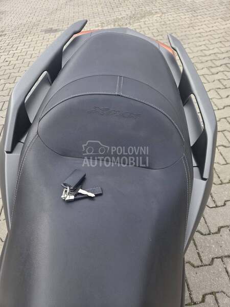 Yamaha x max 300