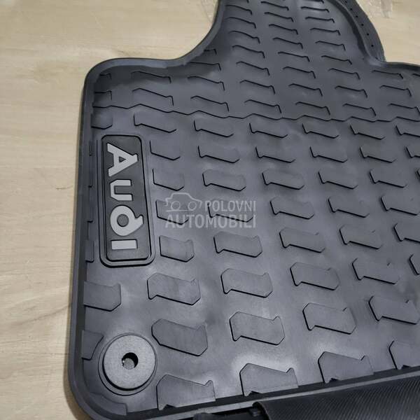 Tipske gumene patosnice