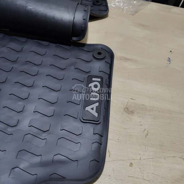 Tipske gumene patosnice