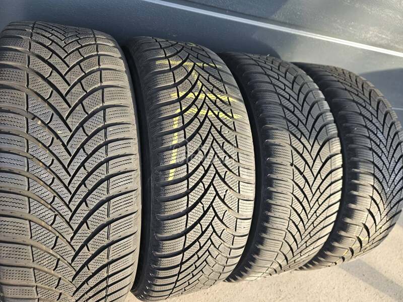 Semperit 235/50 R19 Zimska