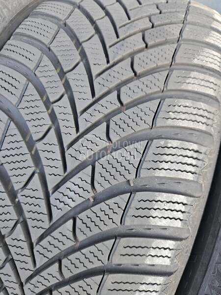 Semperit 235/50 R19 Zimska
