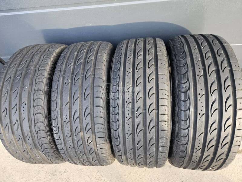 Syron 225/40 R18 Letnja
