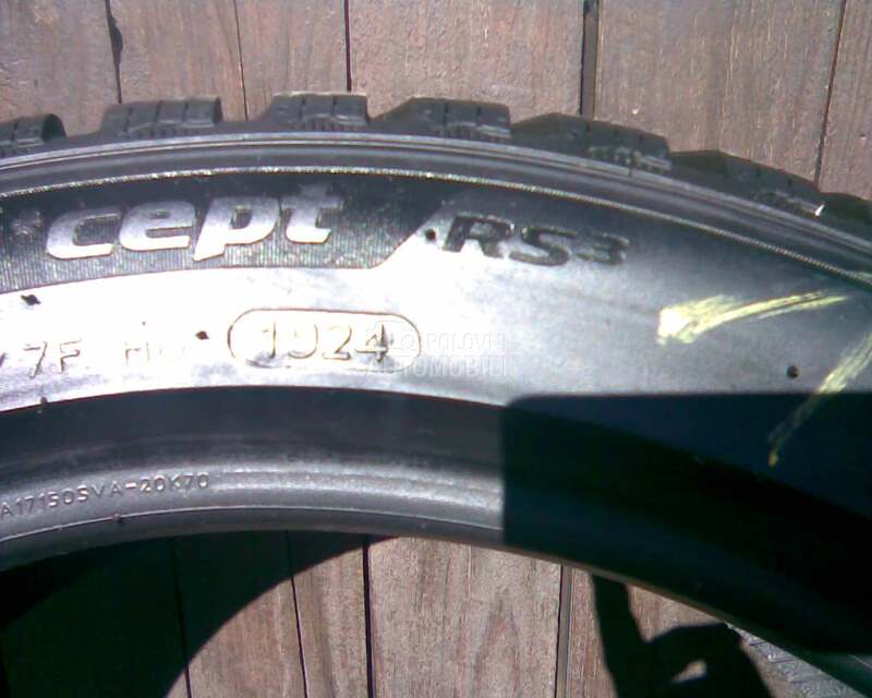 Hankook 225/45 R17 Zimska