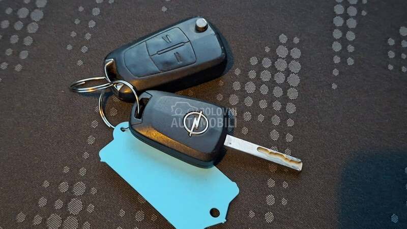 Opel Corsa D 1.3CDTi/NAV/ALU