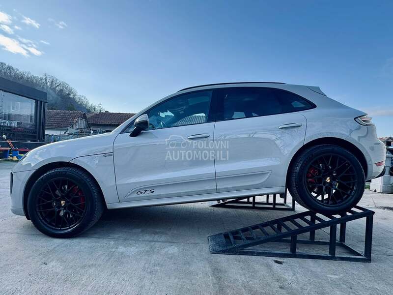 Porsche Macan GTS/CHRONO/PANO/PDK