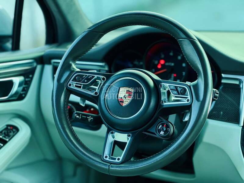 Porsche Macan GTS/CHRONO/PANO/PDK