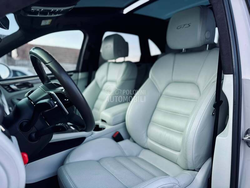 Porsche Macan GTS/CHRONO/PANO/PDK