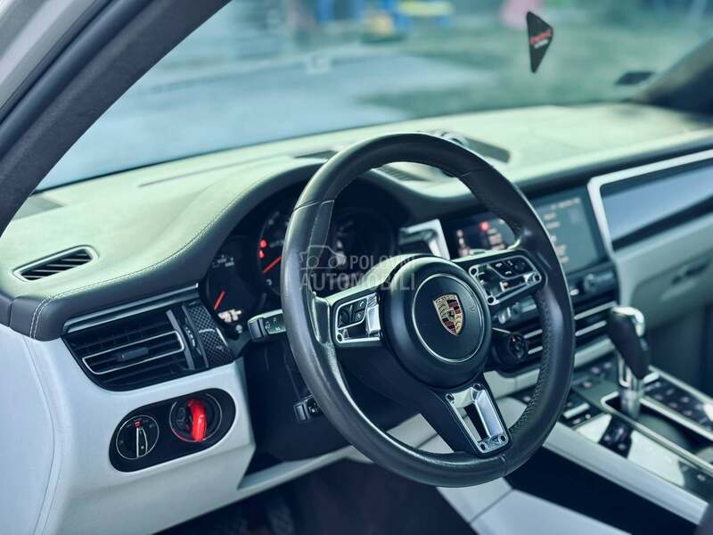 Porsche Macan GTS/CHRONO/PANO/PDK
