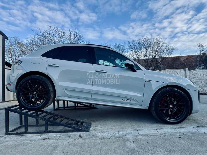 Porsche Macan GTS/CHRONO/PANO/PDK