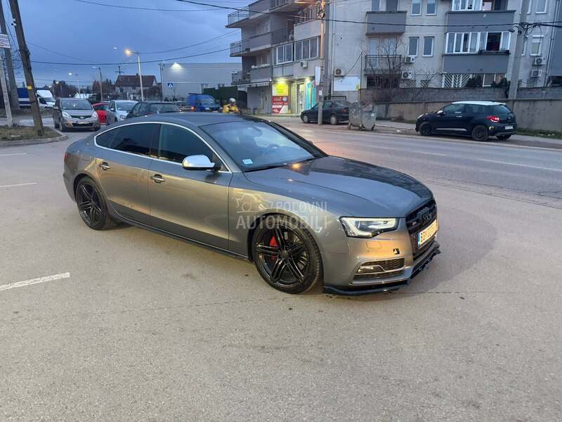 Audi S5 