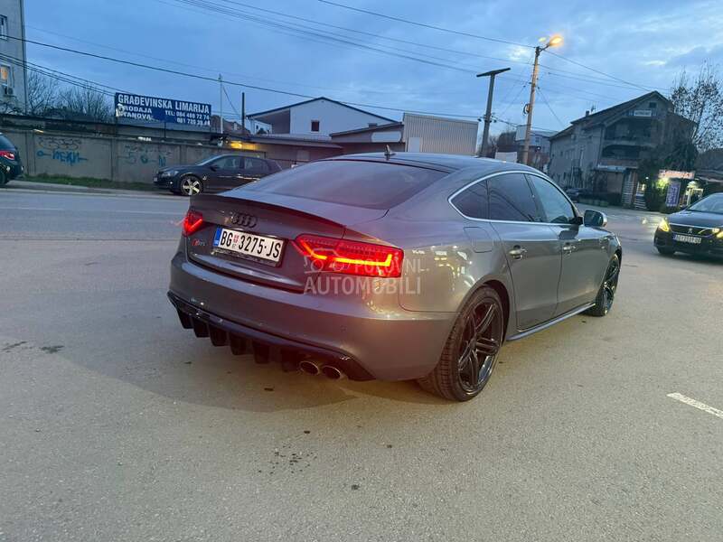 Audi S5 