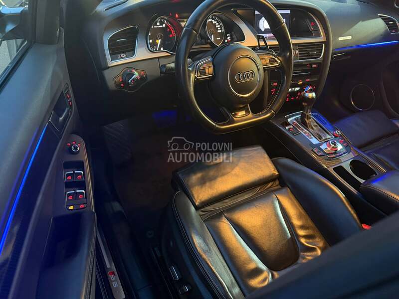 Audi S5 