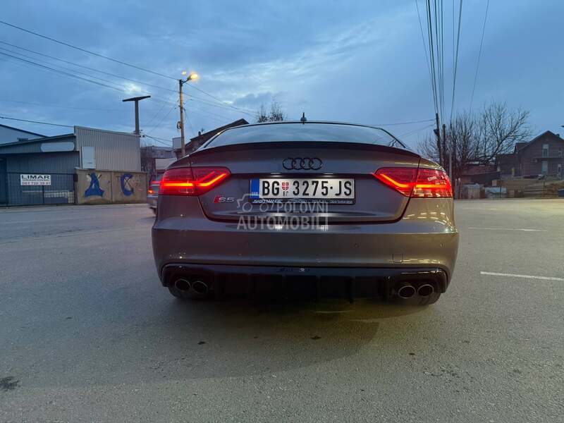 Audi S5 