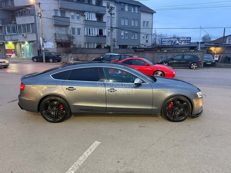 Audi S5 