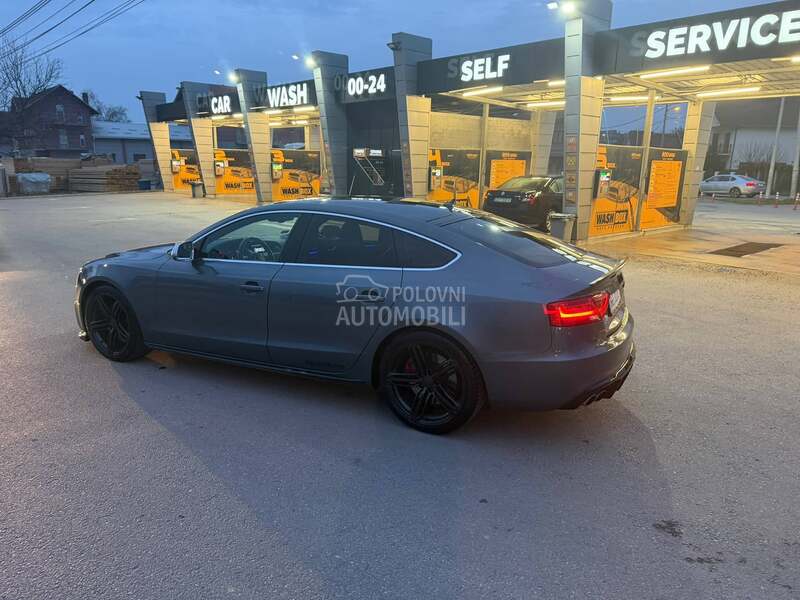 Audi S5 