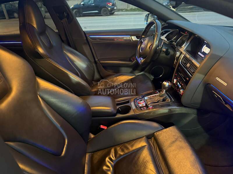 Audi S5 