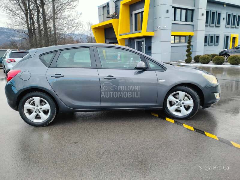 Opel Astra J 1.7 CDTI