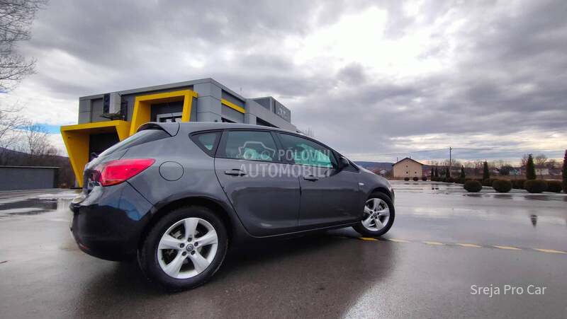 Opel Astra J 1.7 CDTI