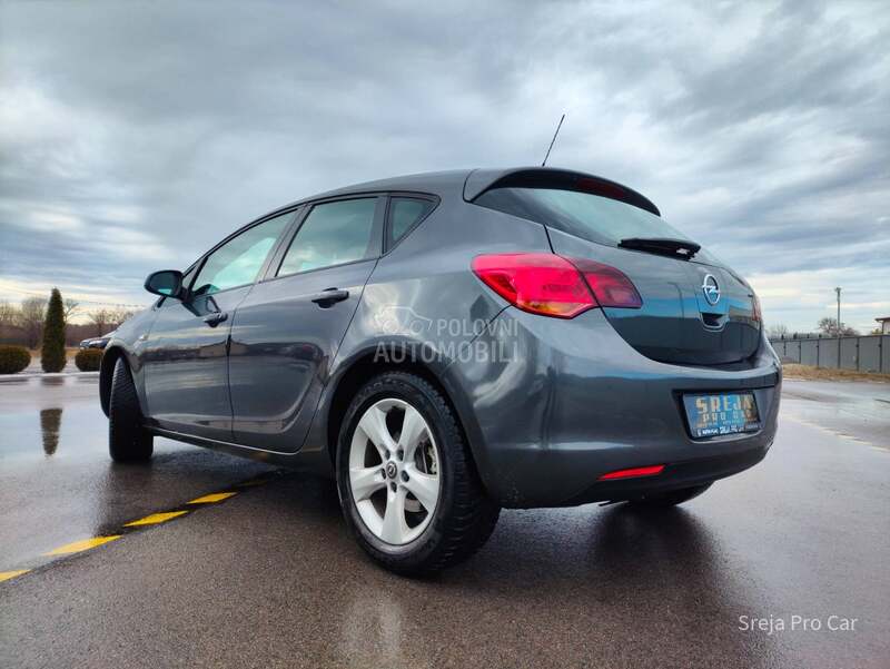 Opel Astra J 1.7 CDTI