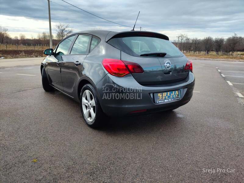 Opel Astra J 1.7 CDTI