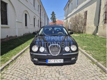 Jaguar S-Type 
