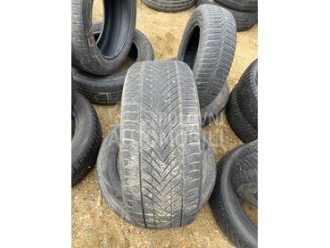 Tourador 225/55 R16 Zimska