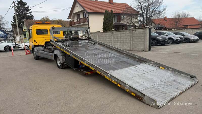 Mercedes Benz ATEGO 818