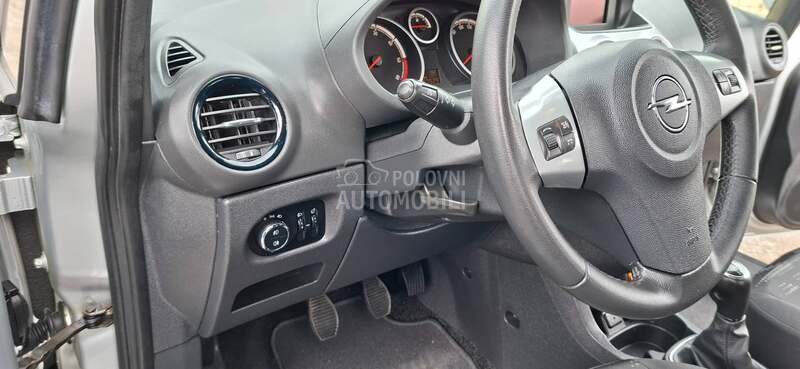 Opel Corsa D 1.3 REZERVISA NO