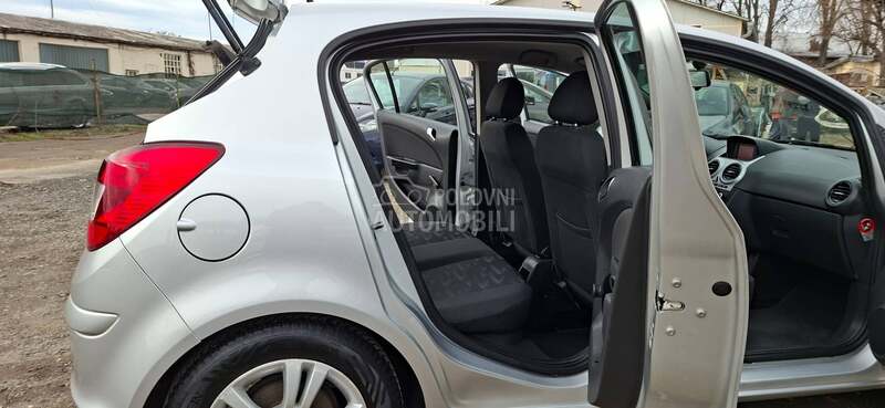Opel Corsa D 1.3 REZERVISA NO