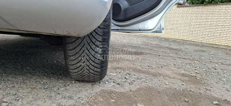 Opel Corsa D 1.3 REZERVISA NO