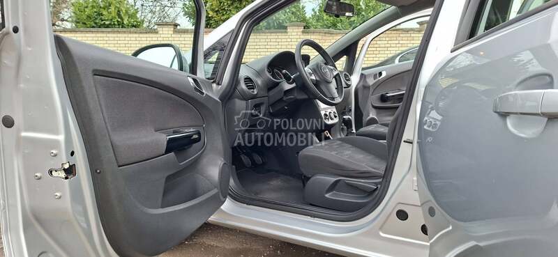 Opel Corsa D 1.3 REZERVISA NO
