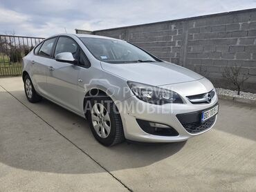 Opel Astra J 