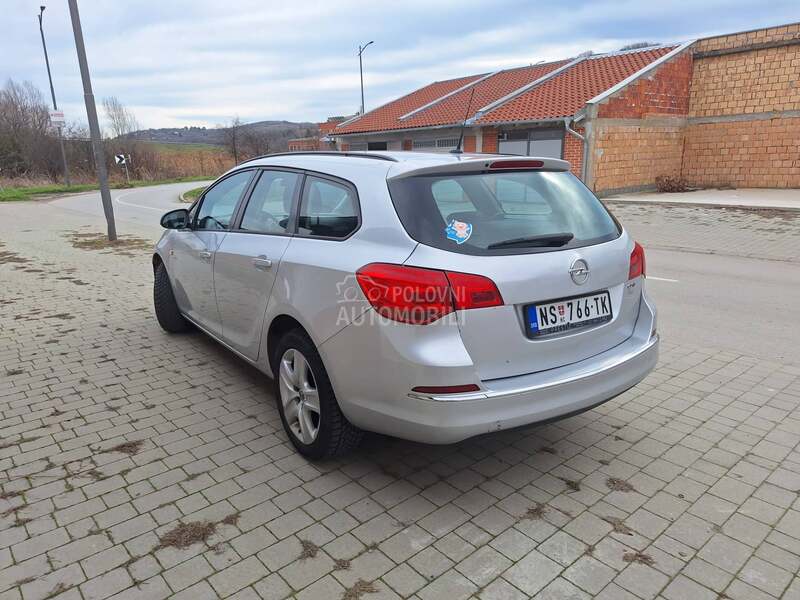 Opel Astra J 1.7 cdti