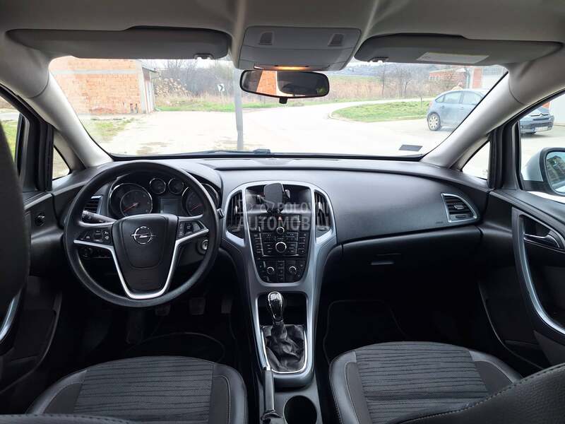 Opel Astra J 1.7 cdti