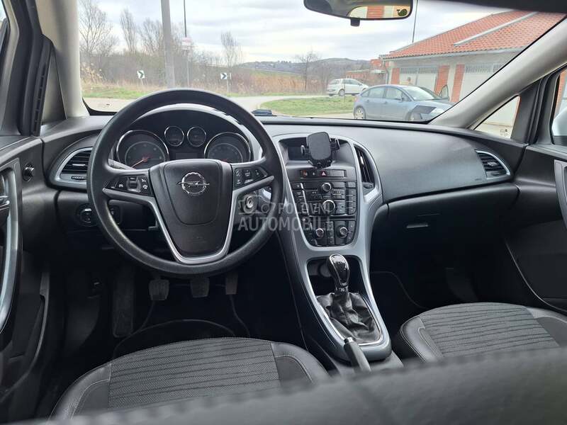 Opel Astra J 1.7 cdti