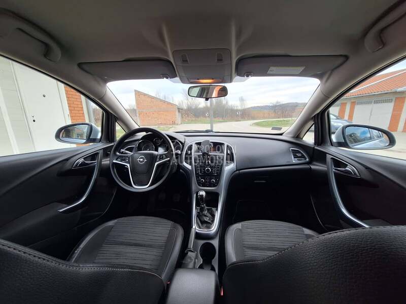 Opel Astra J 1.7 cdti