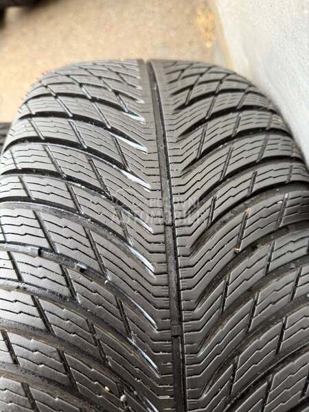 Michelin 235/45 R18 Zimska