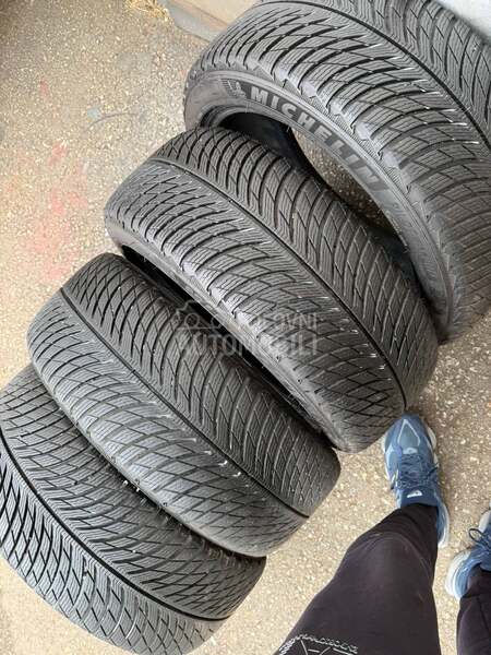 Michelin 235/45 R18 Zimska