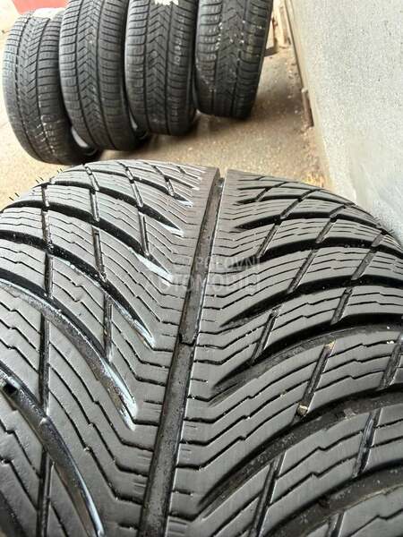 Michelin 235/45 R18 Zimska