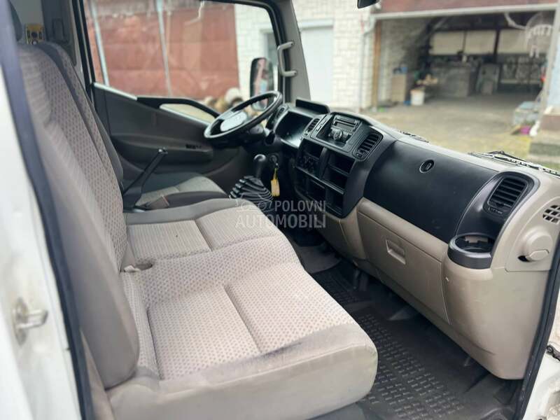 Nissan Cabstar 