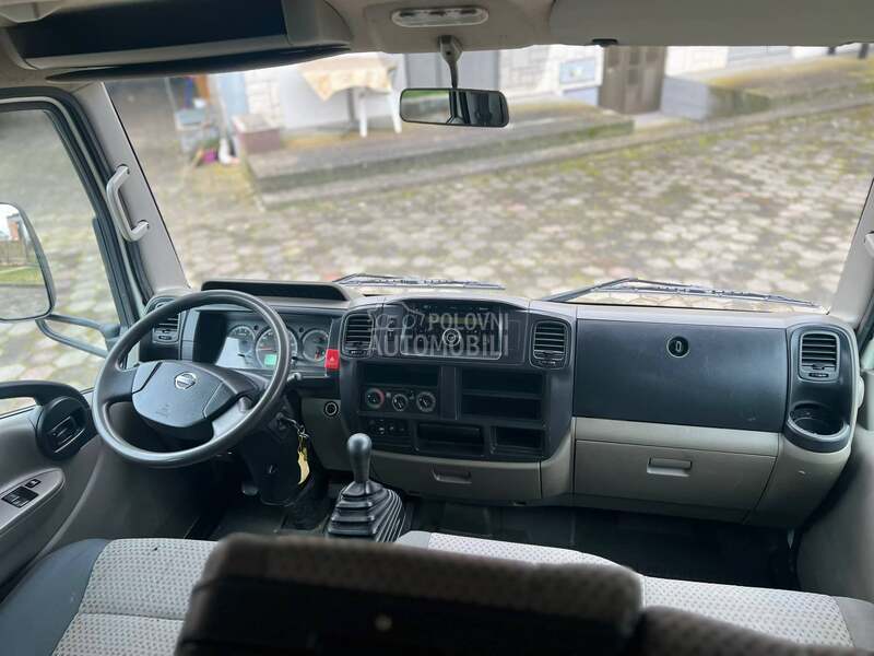 Nissan Cabstar 