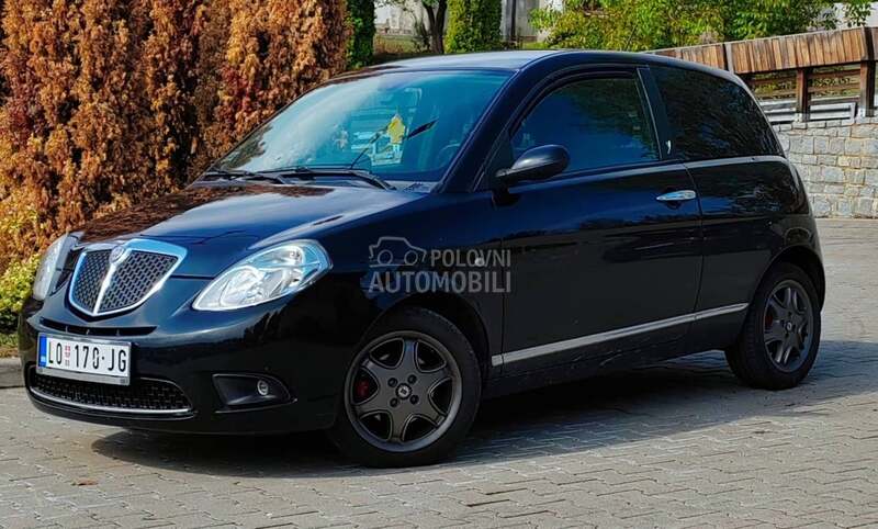 Lancia Ypsilon 