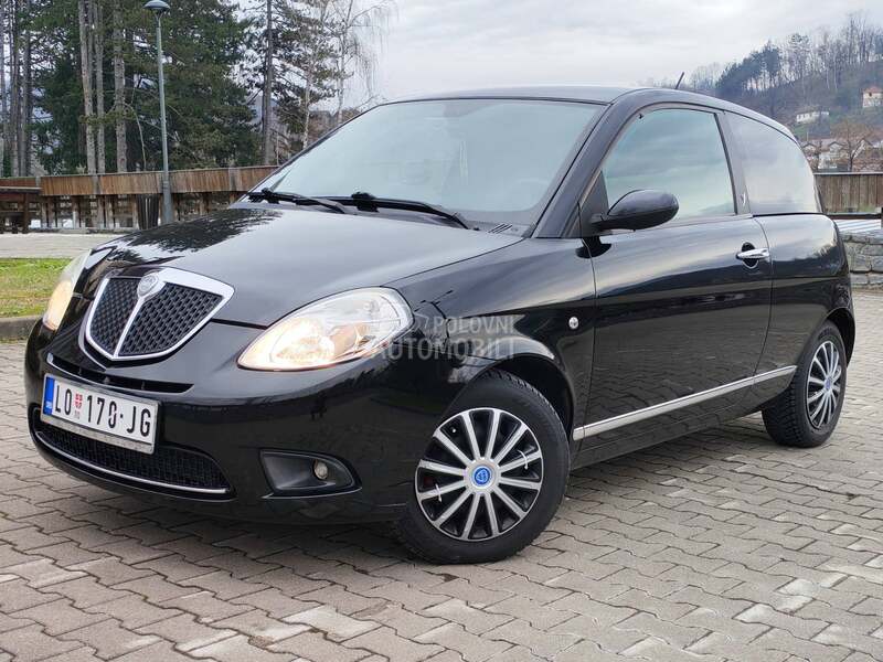 Lancia Ypsilon 